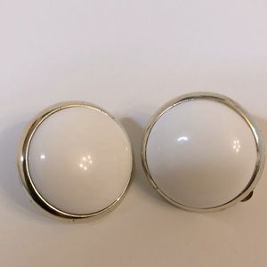 VINTAGE WHITE ROUND BUTTON CLIP-ON EARRINGS